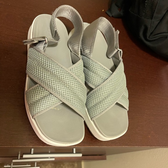 Ugh sandals - Picture 1 of 1